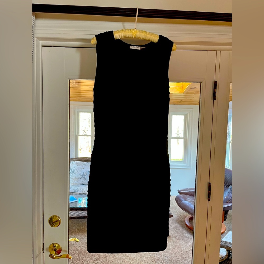 Form fitting Calvin Klein cocktail dress.